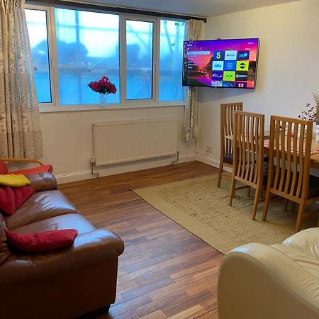 The Kingston Hideaway Hostel Kingston upon Thames  Bagian luar foto