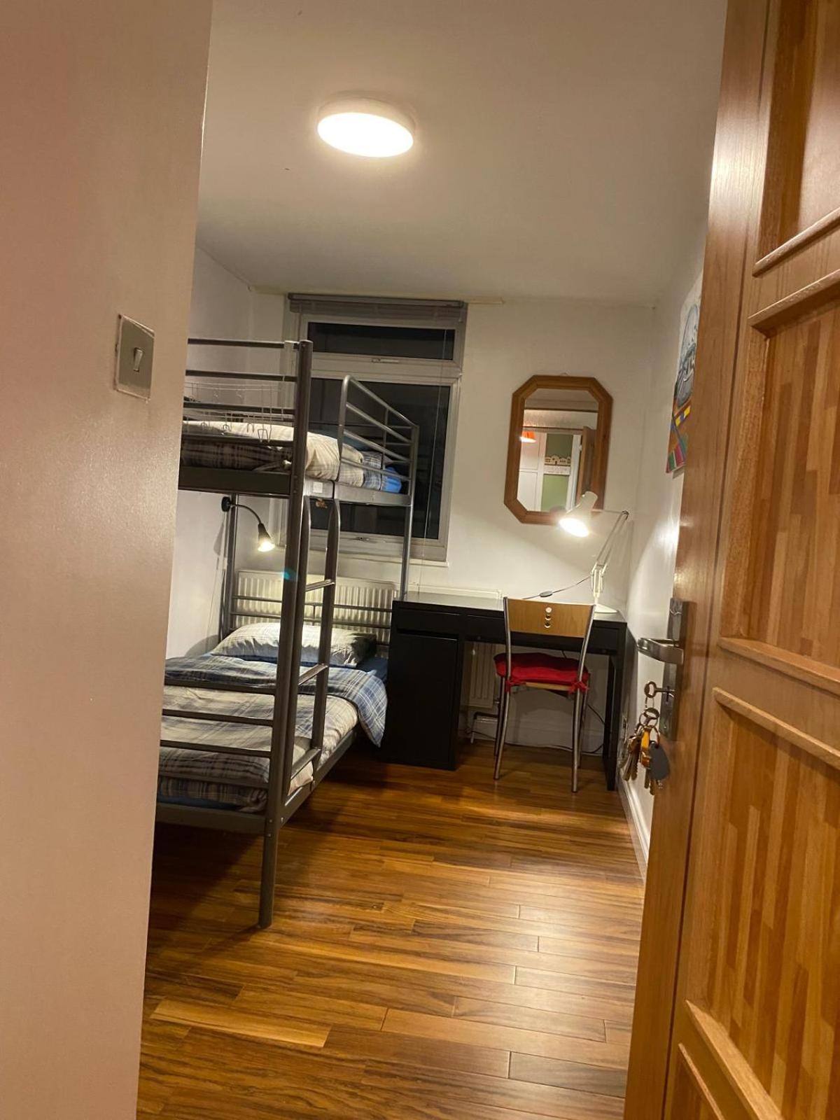 The Kingston Hideaway Hostel Kingston upon Thames  Bagian luar foto