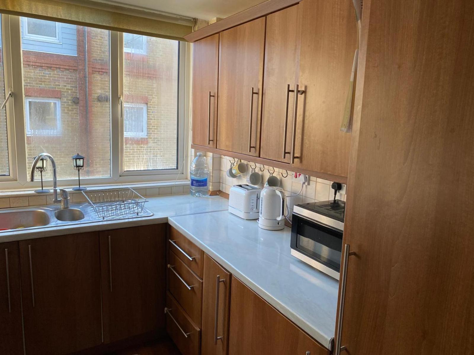The Kingston Hideaway Hostel Kingston upon Thames  Bagian luar foto